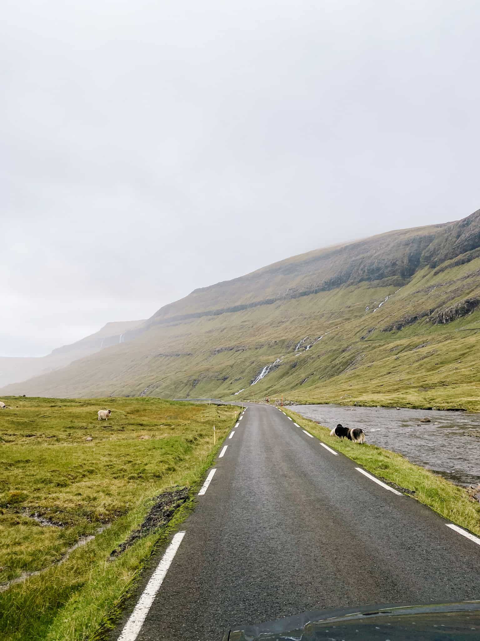 one lane road in saksun