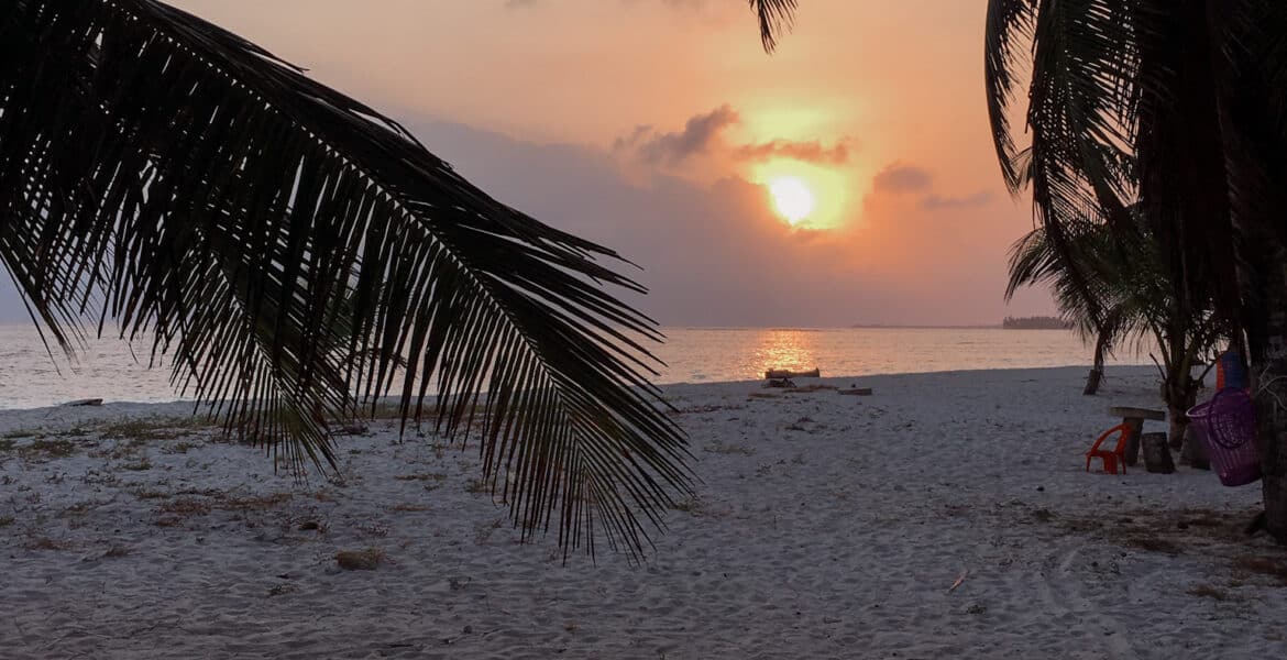 sunset in san blas, solo trip